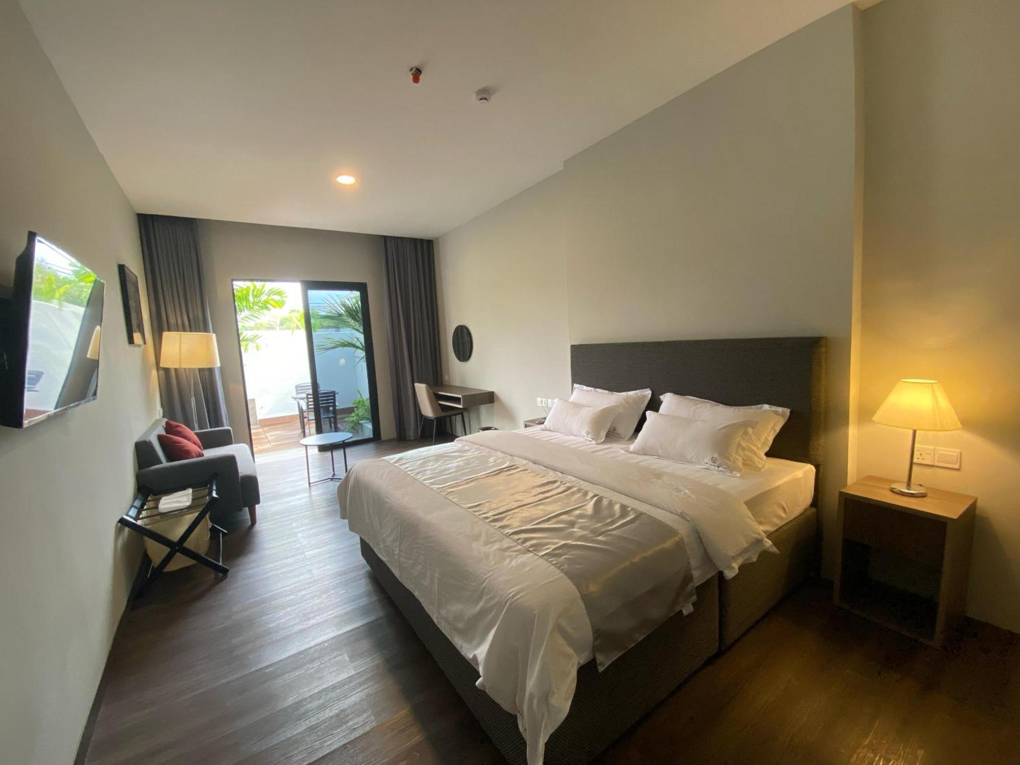 Onyx Hotel & Villa Tanjunguban Екстериор снимка