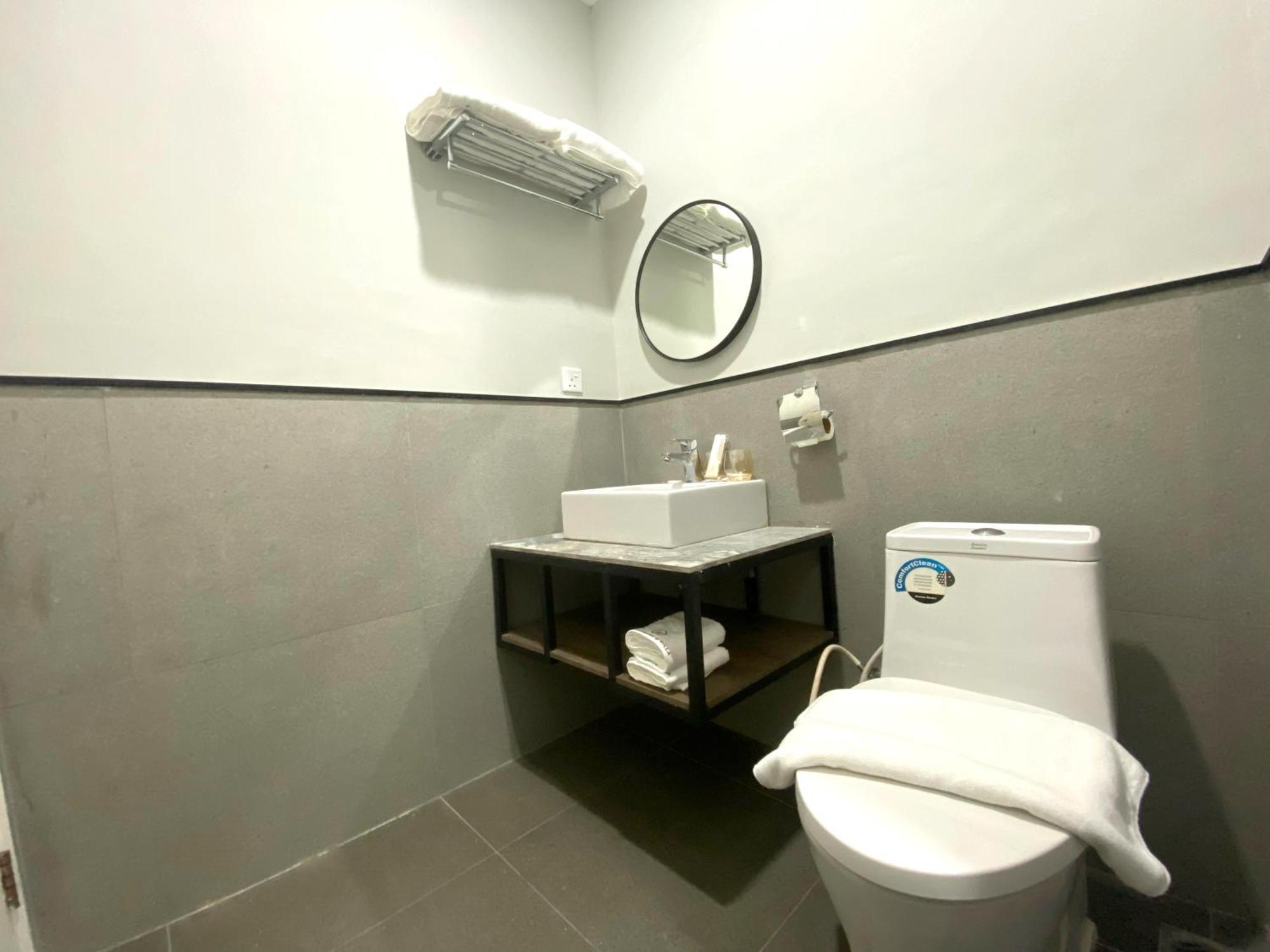 Onyx Hotel & Villa Tanjunguban Екстериор снимка