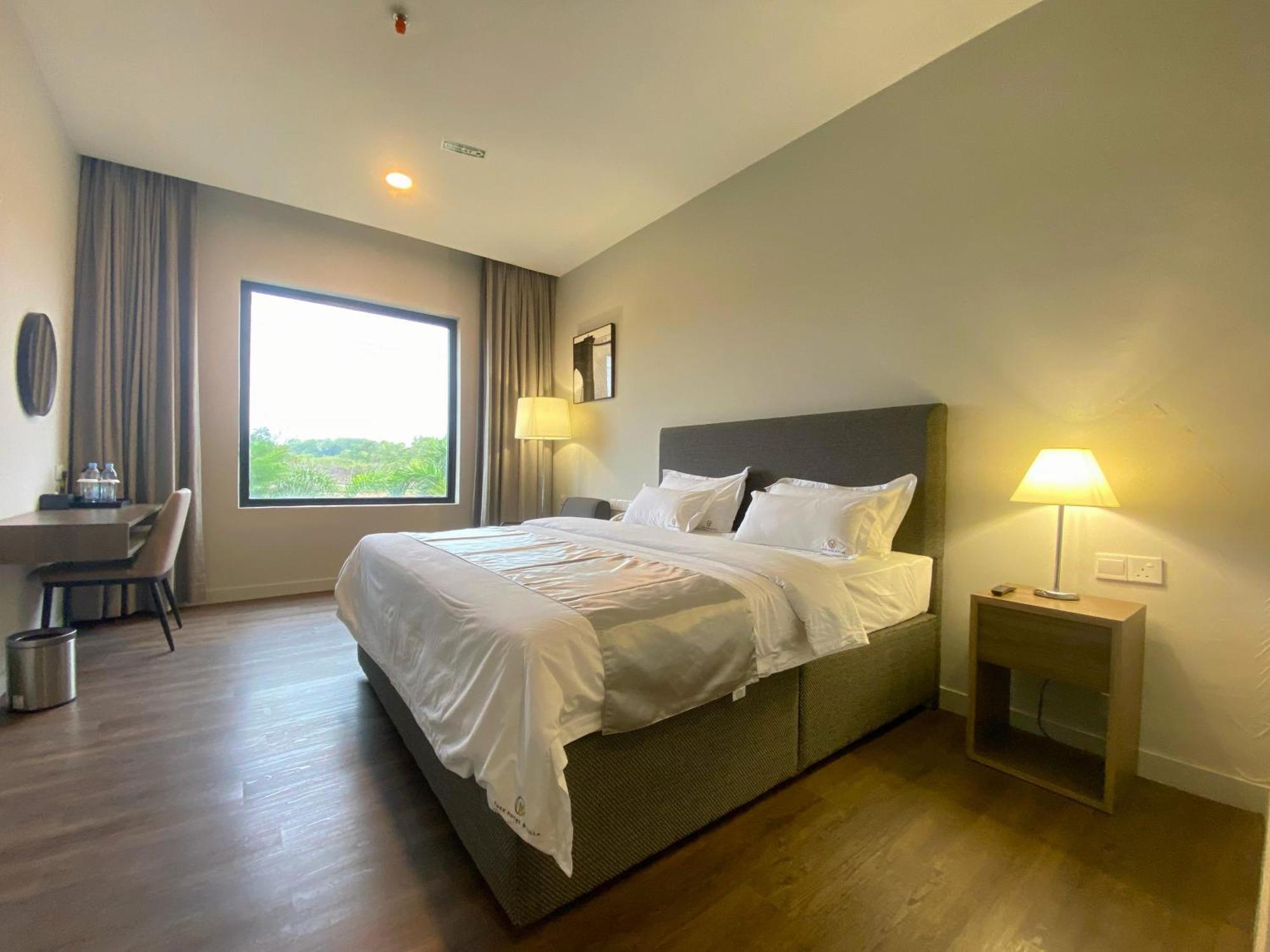 Onyx Hotel & Villa Tanjunguban Екстериор снимка
